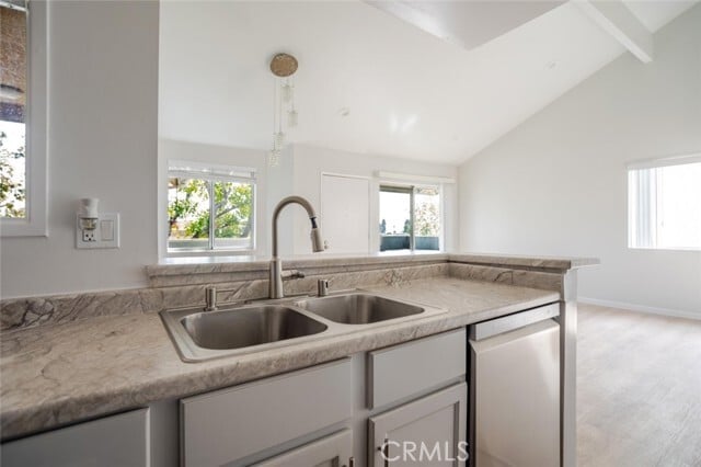 Building Photo - 13100 Bromont Ave