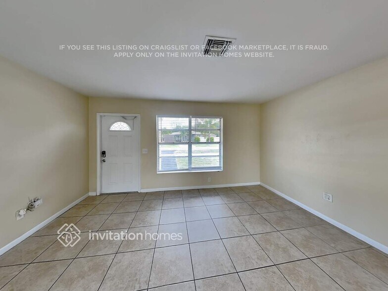 Building Photo - 364 Henthorne Dr