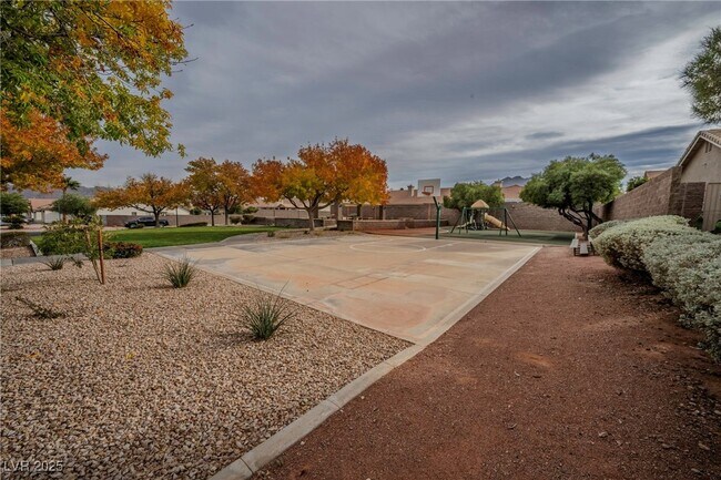 Building Photo - 921 San Bruno Ave