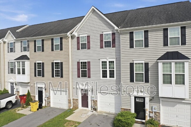 Building Photo - 72 Norwood Dr