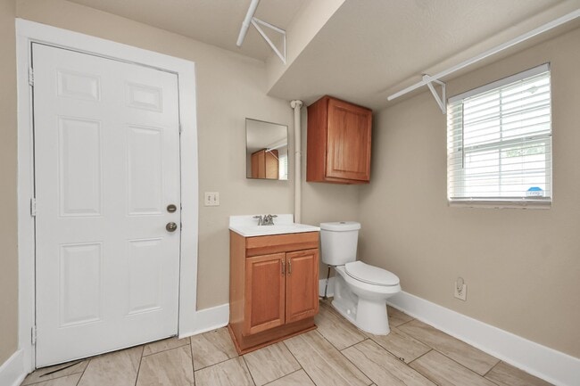 Building Photo - 201 W Pitts Ave