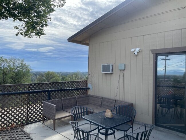 Building Photo - This Anderson Home is a Must See! Amazing Views of Lassen!