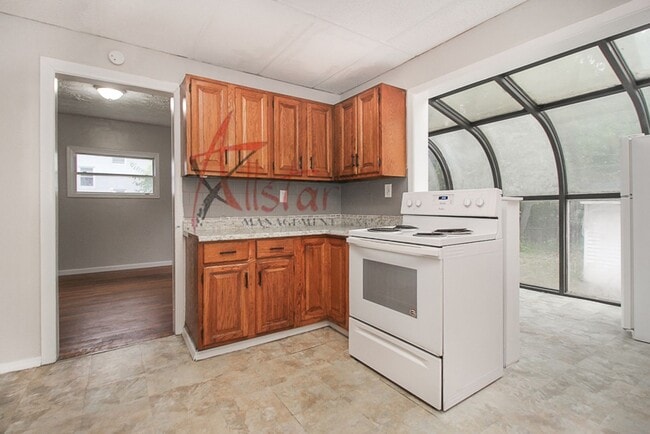 Building Photo - 3821 Delmore Rd