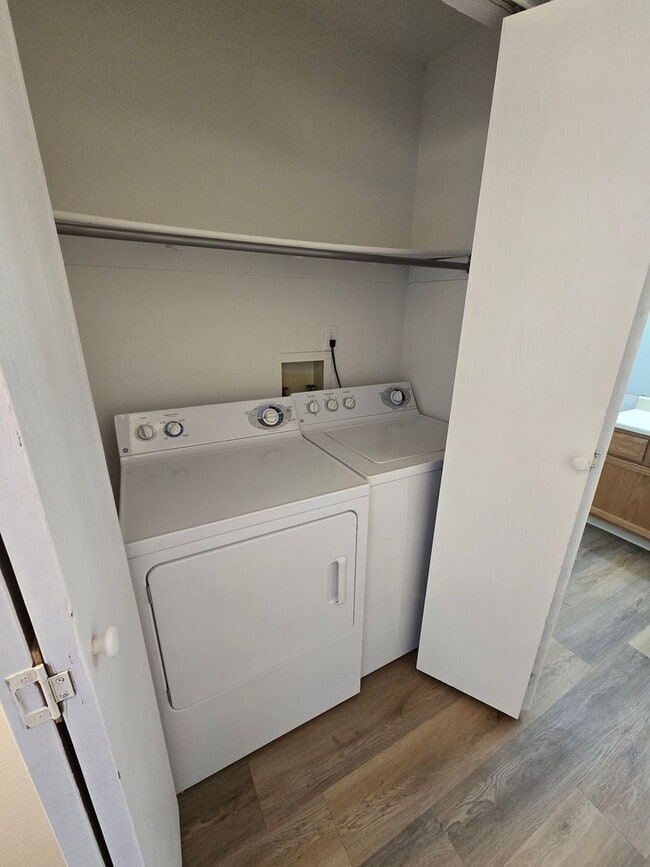 Building Photo - Beautifully designed 2-bedroom garden apar...