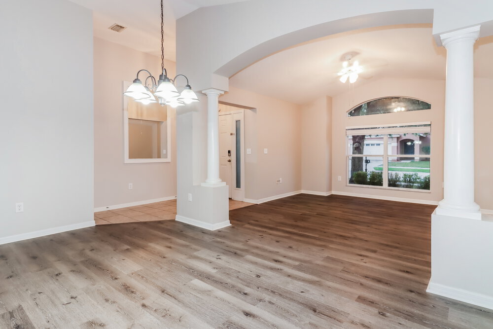 Building Photo - 9912 Riverchase Dr