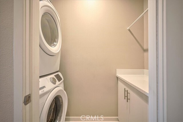 Building Photo - 661 Sawyer Pl