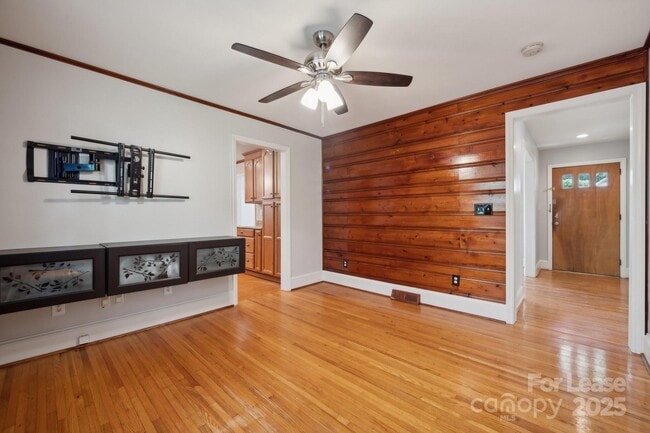 Building Photo - 1818 Woodland Dr
