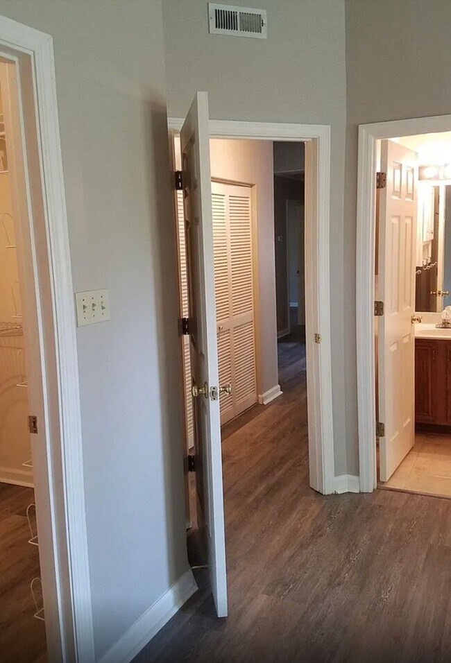 Building Photo - Knoxville 37922 - Available June 1st! 3 bedroom, 2 bath home - Contact Susan Niedergeses 865-300-...