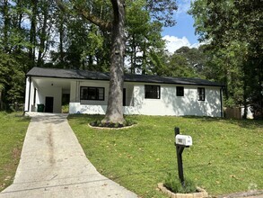 Building Photo - 582 Densley Dr