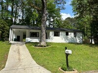 Building Photo - 582 Densley Dr