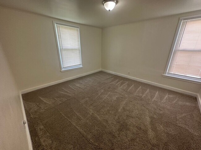 Building Photo - 425 Louisiana Ave