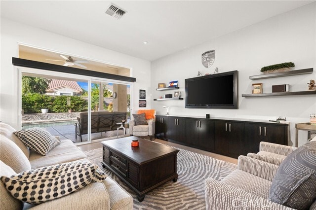 Building Photo - 36627 Crown St