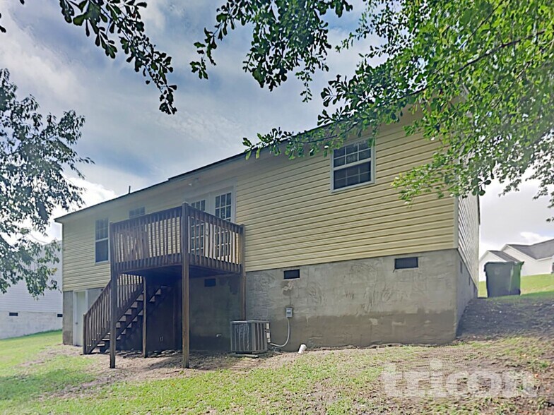 Building Photo - 201 Trowbridge Rd