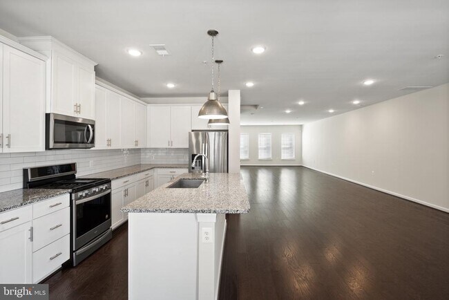 Building Photo - 13026 Martz St