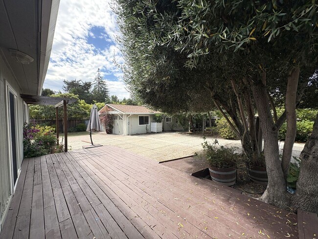 Building Photo - Exceptional Estate with Main Residence, Two ADUs & Office
