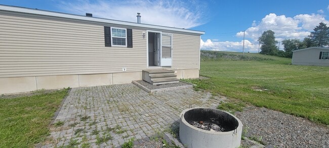 Building Photo - 1074B Horseback Rd