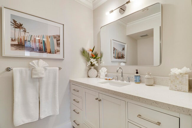 Building Photo - 438 Brackenwood Ln S