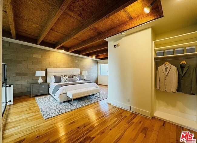 Building Photo - 717 Highland Ave