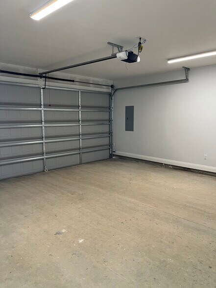Building Photo - 115 Lukes Hollow Ln