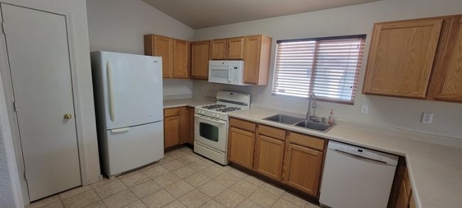 Building Photo - 740 Autumn Meadows Dr