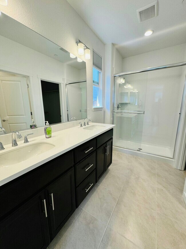 Building Photo - 5395 Trimonti Cir