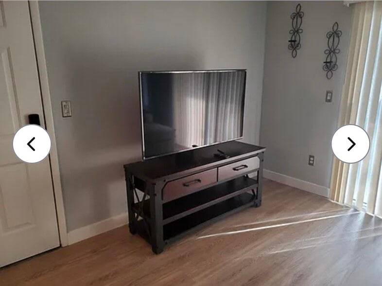 Building Photo - 5055 W Hacienda Ave