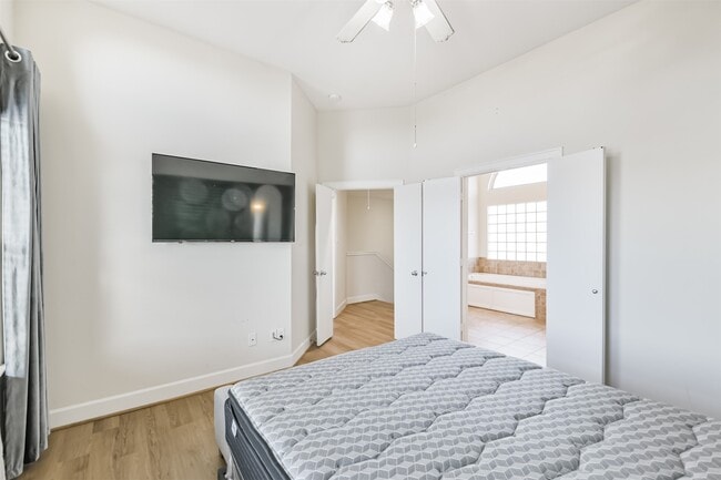 Building Photo - 11307 Main Holly Dr