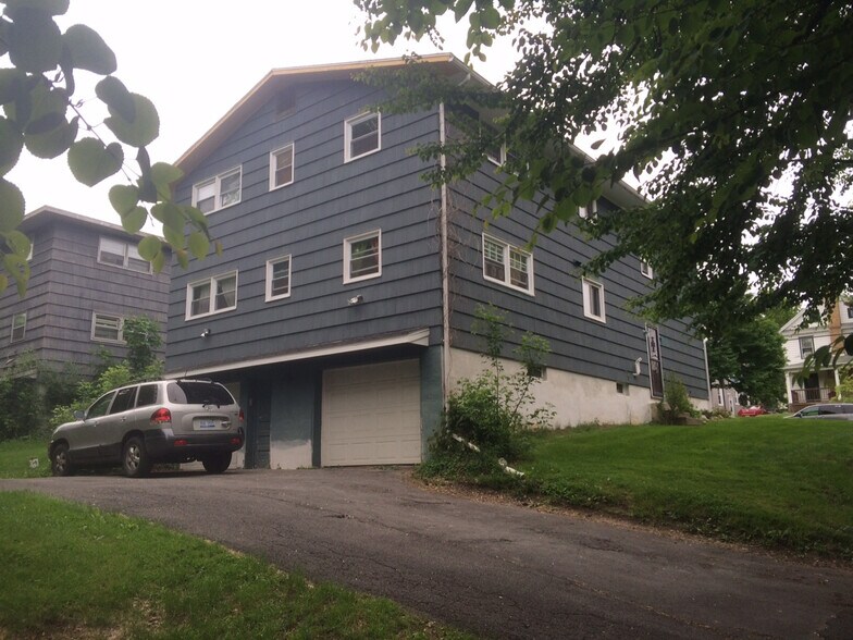 Building Photo - 301 Roosevelt Ave