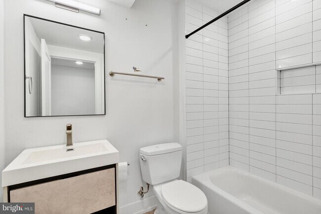 Building Photo - 1335 N Marston St