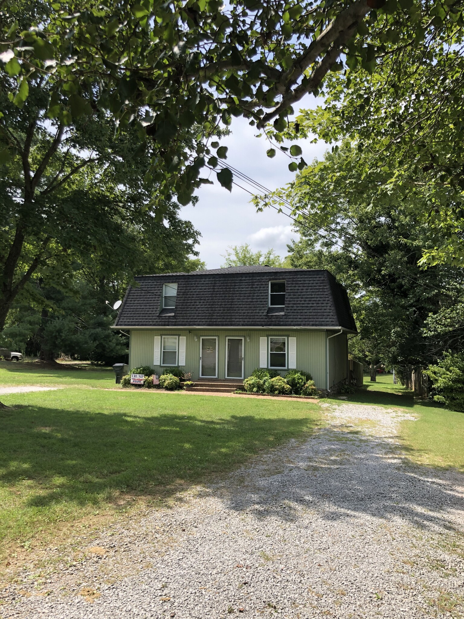 Building Photo - 1140 E Main St