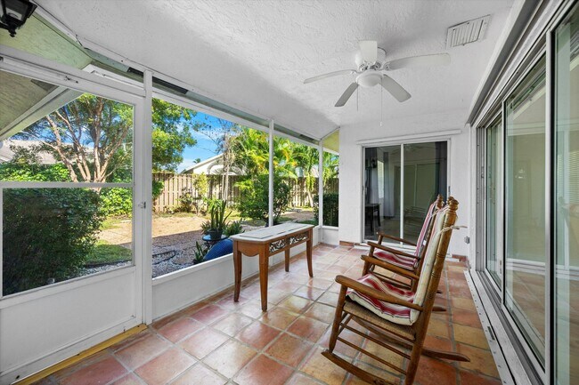 Building Photo - 1401 Hideaway Bend