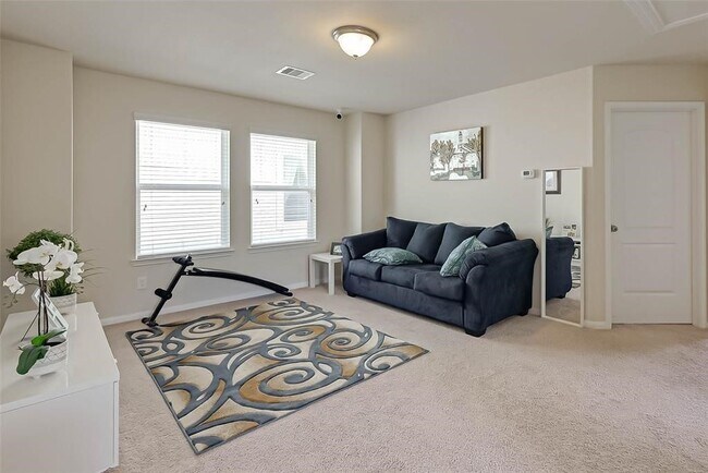 Building Photo - 7215 Pavilion Dr