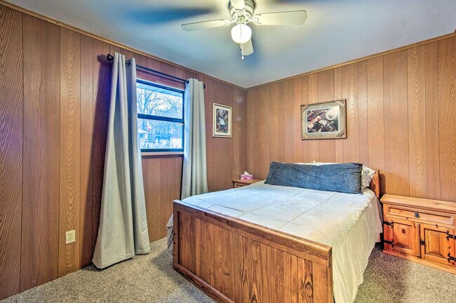 Building Photo - 928 Welch Ln