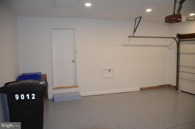 Building Photo - 9012 Paddock Ln