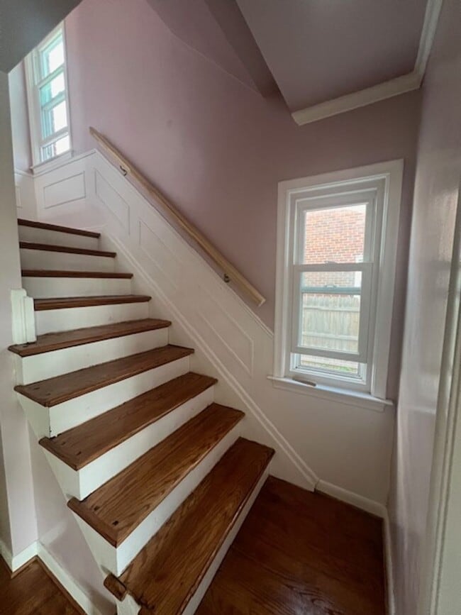 Building Photo - Beautiful Single Family Home in Fraser! AV...