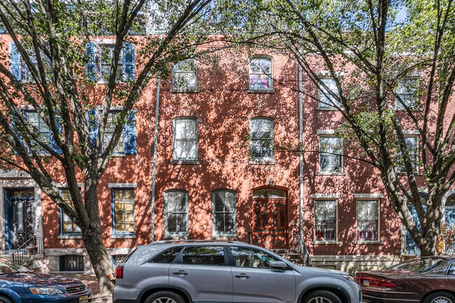 Building Photo - 1715 Wallace St