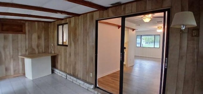 Building Photo - 10079 SW 89th Ct