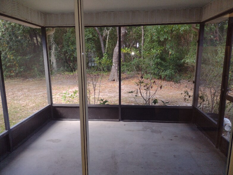 Building Photo - 7429 Mead Dr