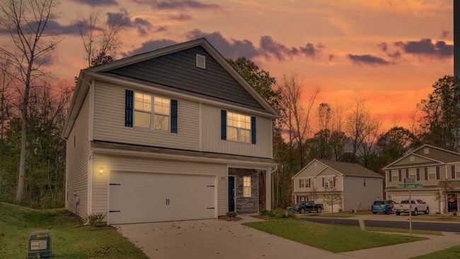 Building Photo - 3241 McGee Hl Dr
