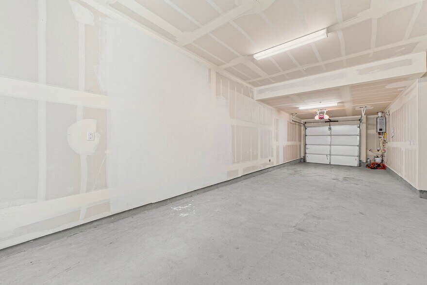 Building Photo - 382 Camarillo Ter