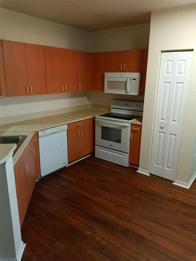 Building Photo - 2707 Belmont Ln