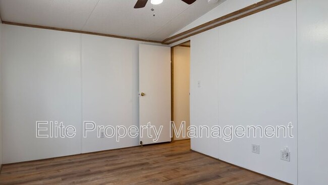 Building Photo - 98 E Byrd Dr
