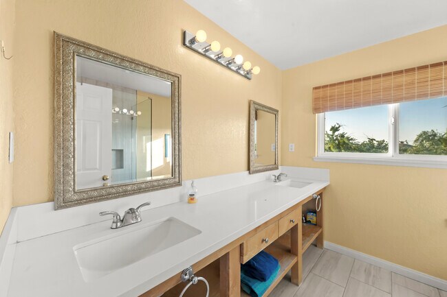 Building Photo - 29642 Vacation Dr