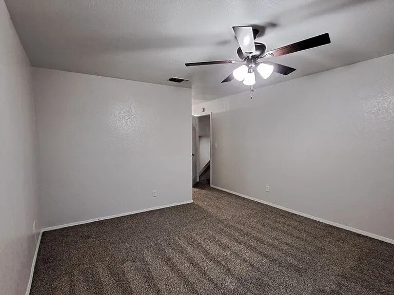 Building Photo - 4109 W Cornell Ave