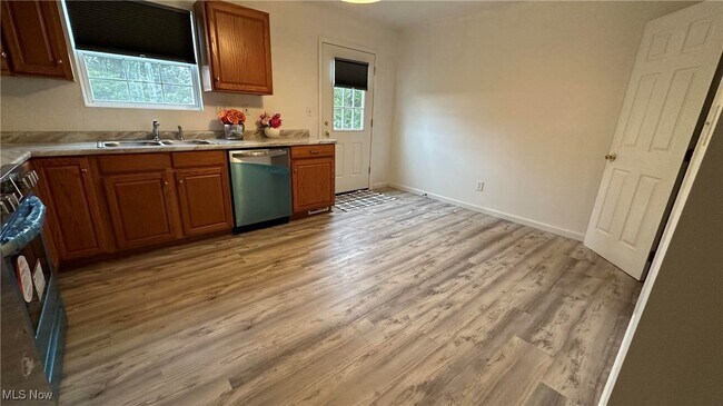 Building Photo - 95 Rockdale Rd