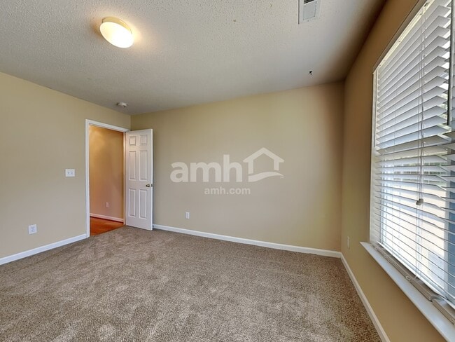 Building Photo - 273 Stone Meadow Ct