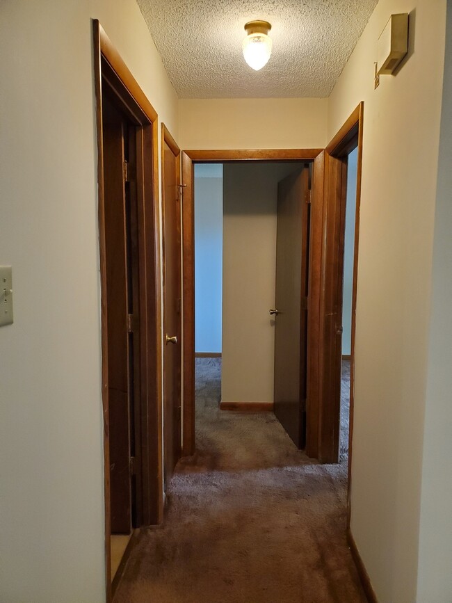 Building Photo - Maryville 2BR/ 1BA One-level Condo