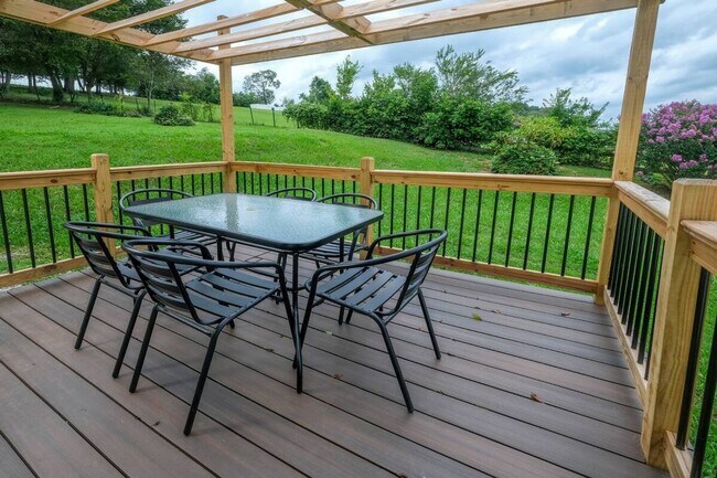 Building Photo - The Fancy Little Farmhouse