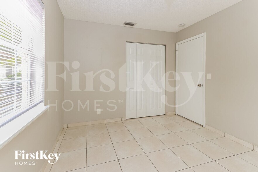 Building Photo - 5709 Boynton Crescent