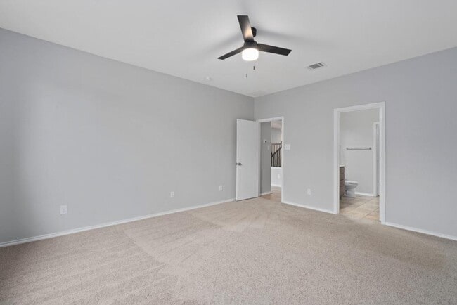 Building Photo - 1132 Hyde Park Dr